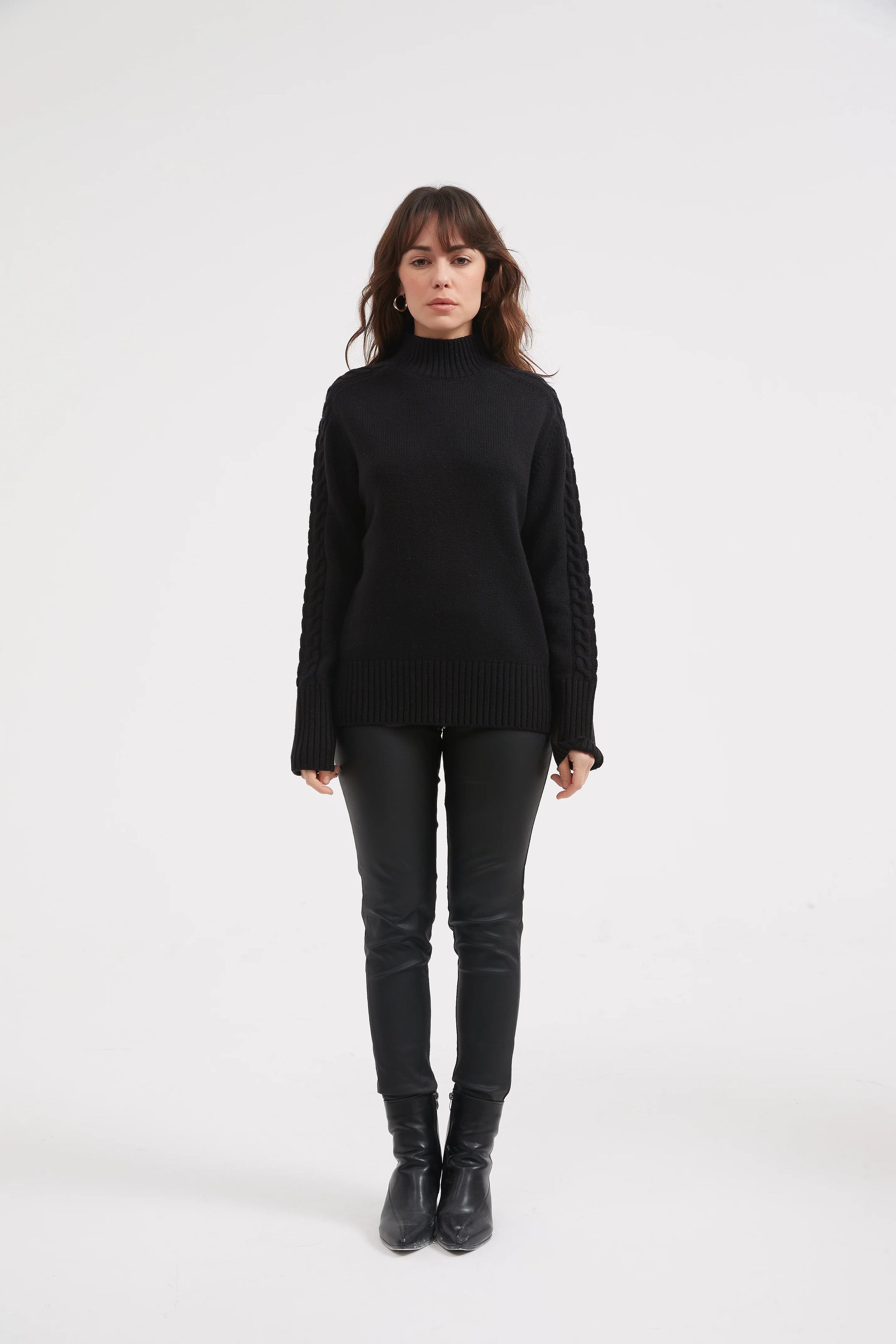 Cable Sleeve Detail Knit | Black