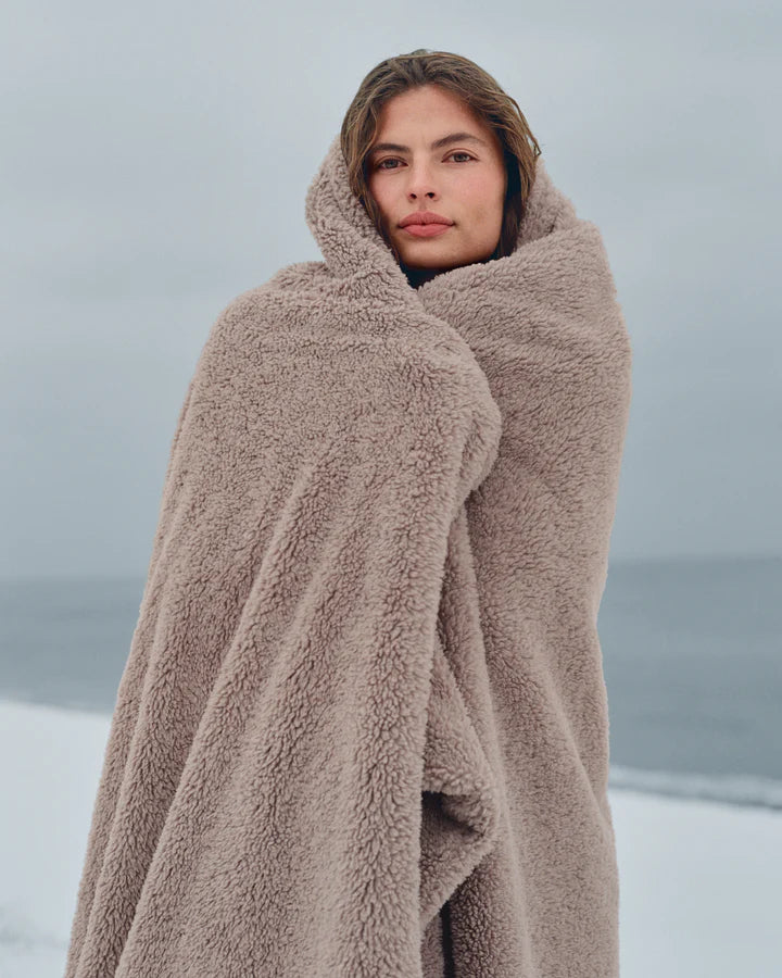 Faux Fur Throw Blanket | Warm Grey