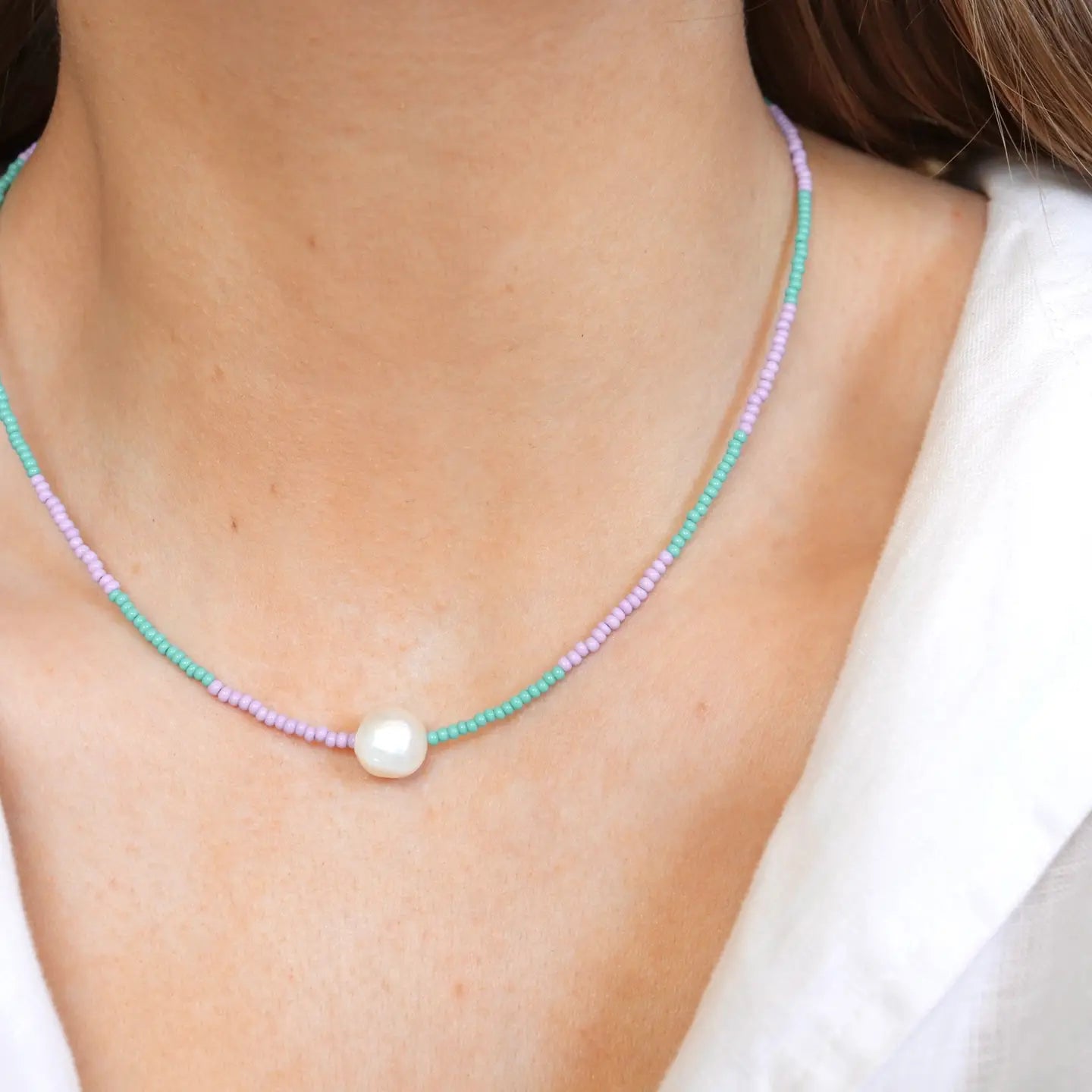Lively with Pearl Necklace | Yoyo