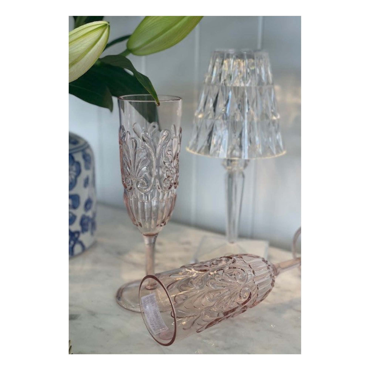 Acrylic Scallop Champagne Glass| Pink