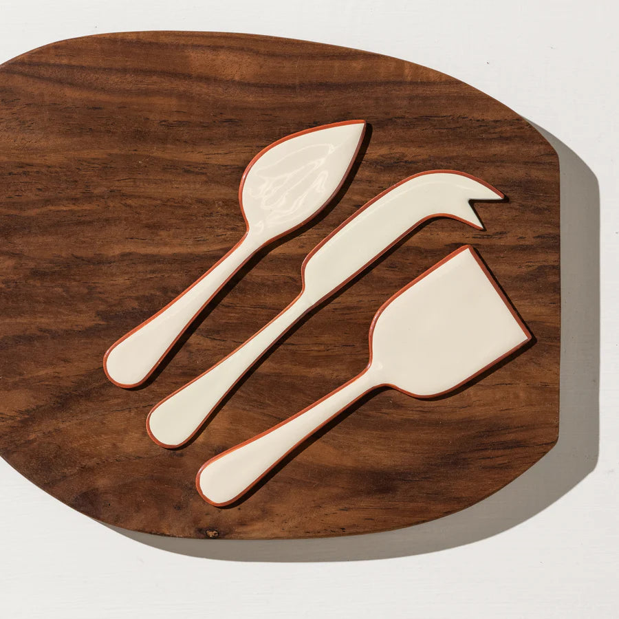 Alder Enamel Cheese Set | Cream