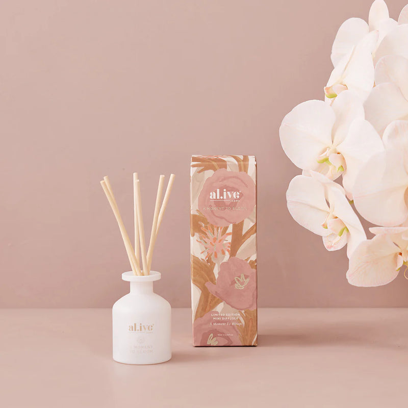 A Moment To Bloom | Mini Diffuser
