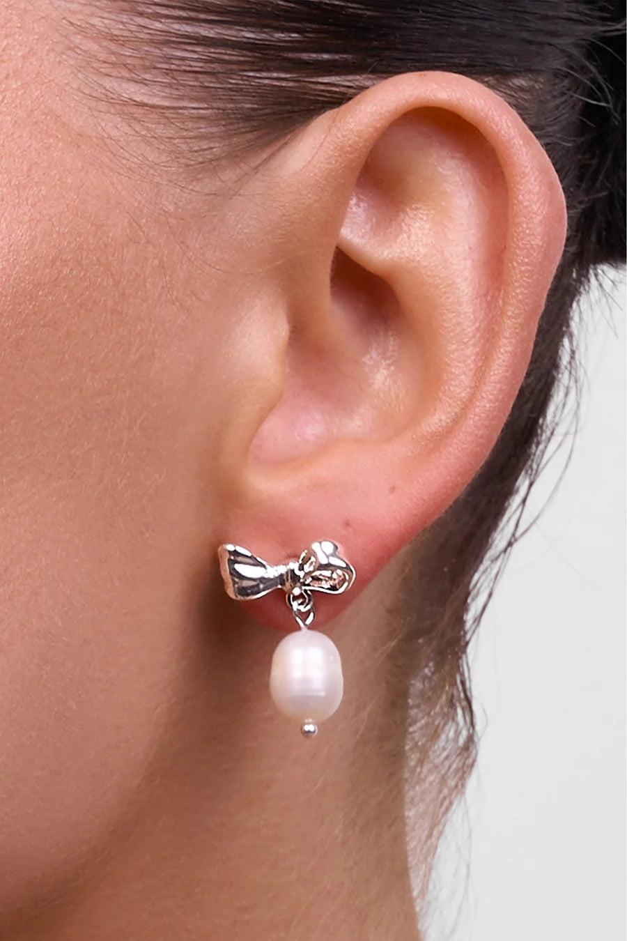 Alice Silver Bow Pearl Earring