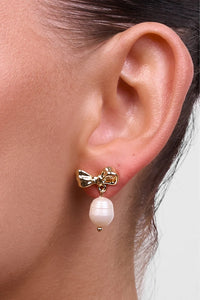 Alice Gold Bow Pearl Earring