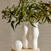 August Wavy Cream Vase