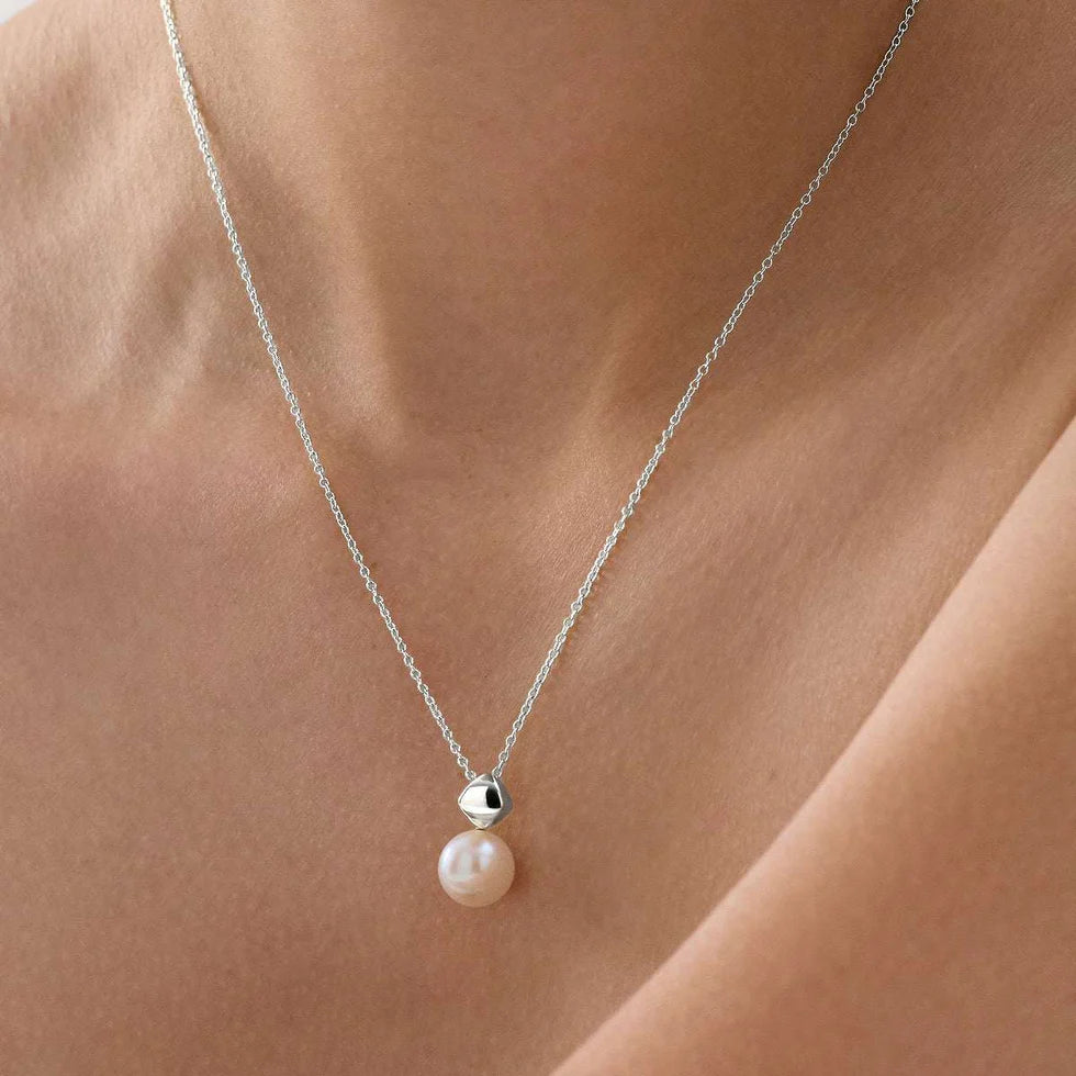 Mirage Silver Pearl Necklace