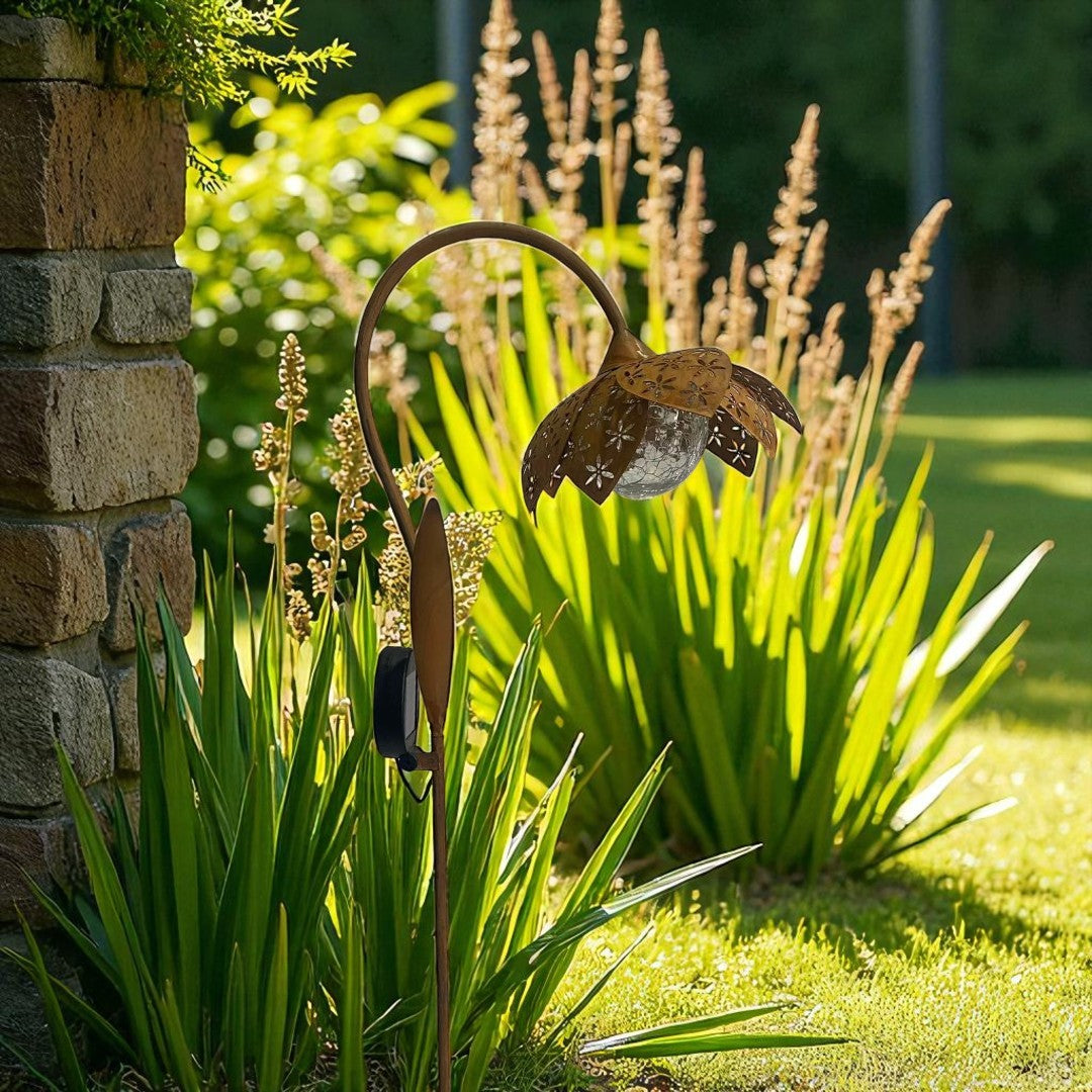 Single Rusty Flower Solar Light