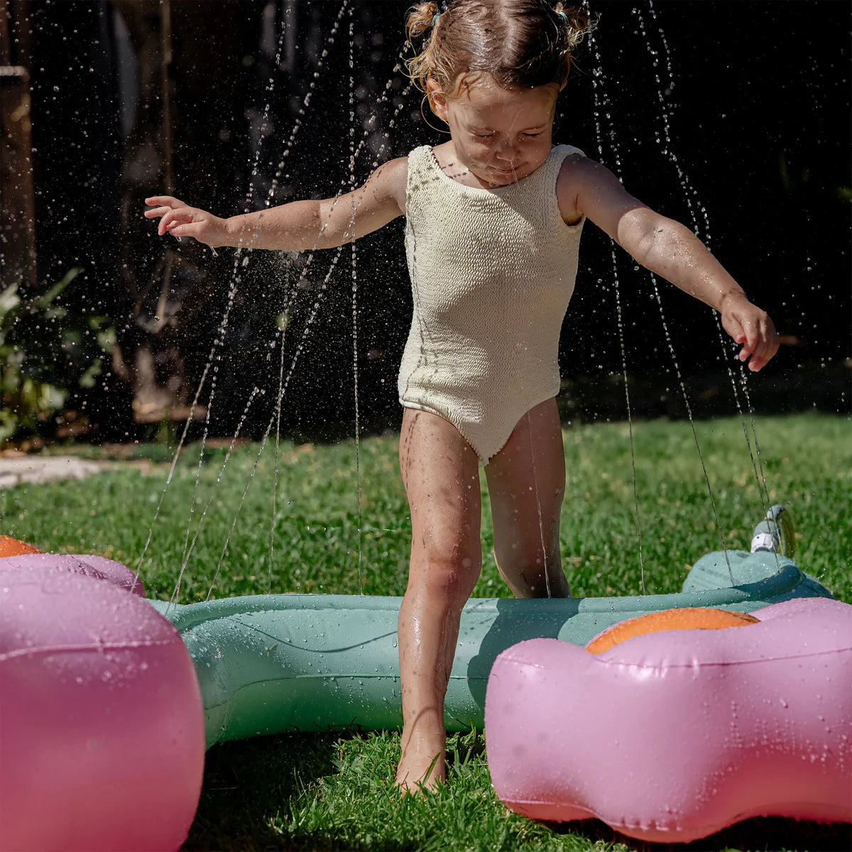 Inflatable Sprinkler Poppy the Peach Multi