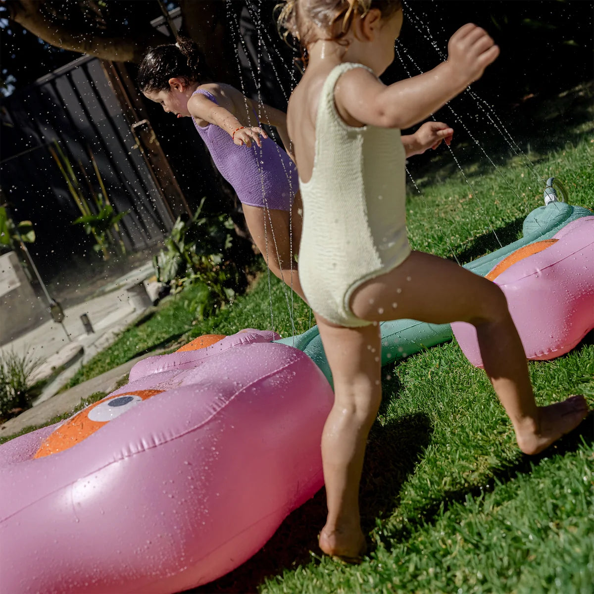 Inflatable Sprinkler Poppy the Peach Multi
