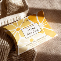 Golden Glow | Pocket Duo 'A Little Something'