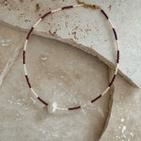 Lively with Pearl Necklace | Brown