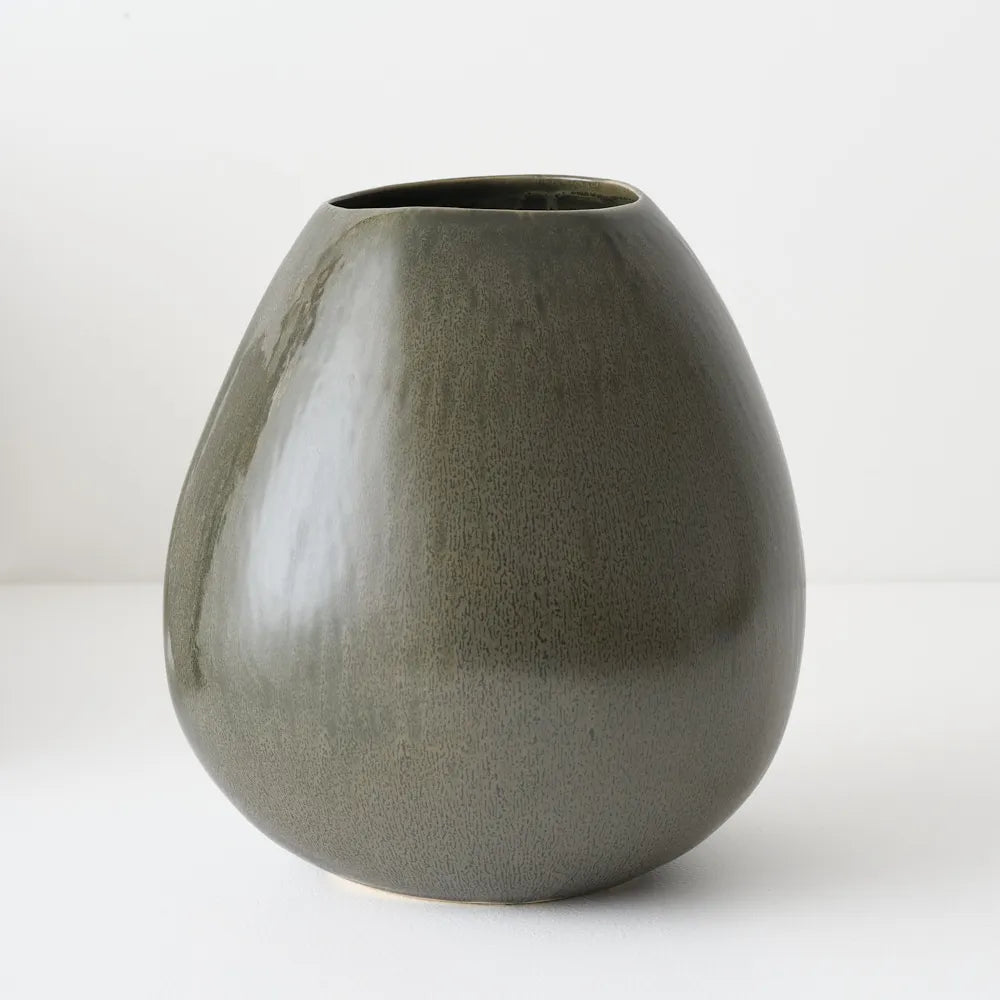 Natsuka Vase | Dark Olive