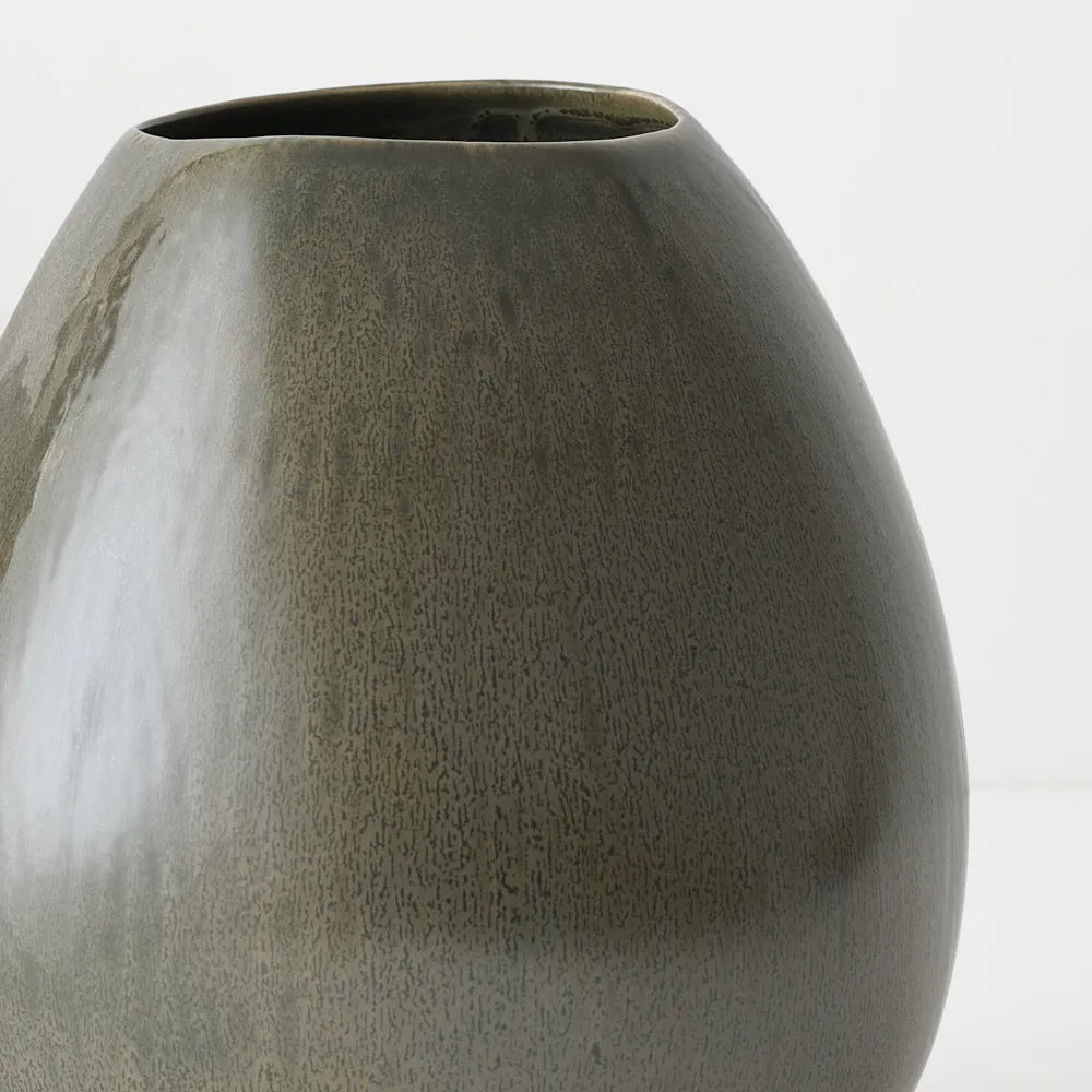 Natsuka Vase | Dark Olive