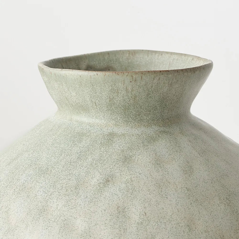 Natsuka Vase | Lichen