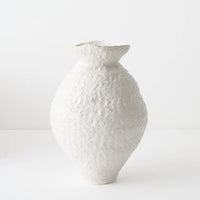Elio Vase | White