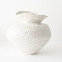 Elio Vase | White