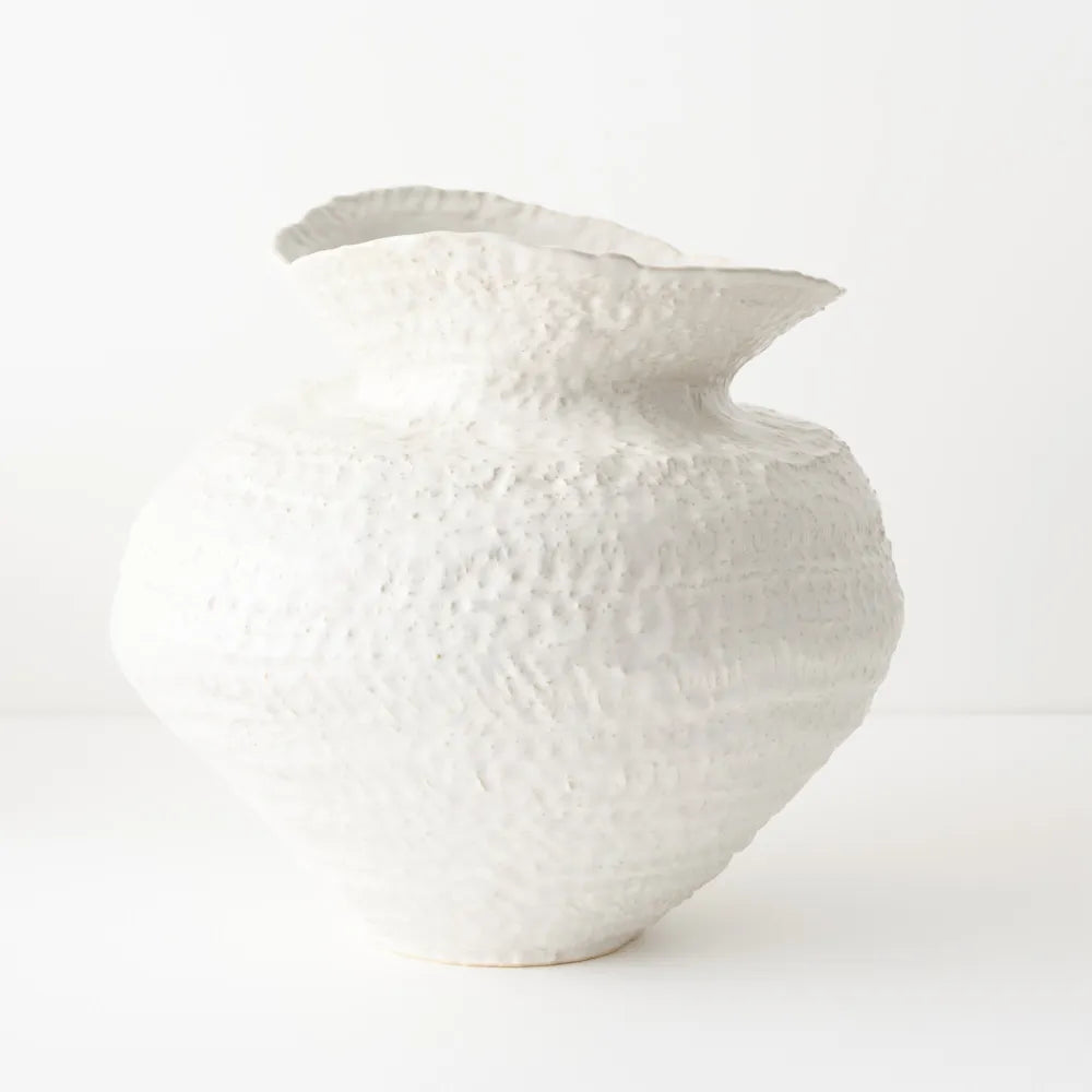 Elio Vase | White