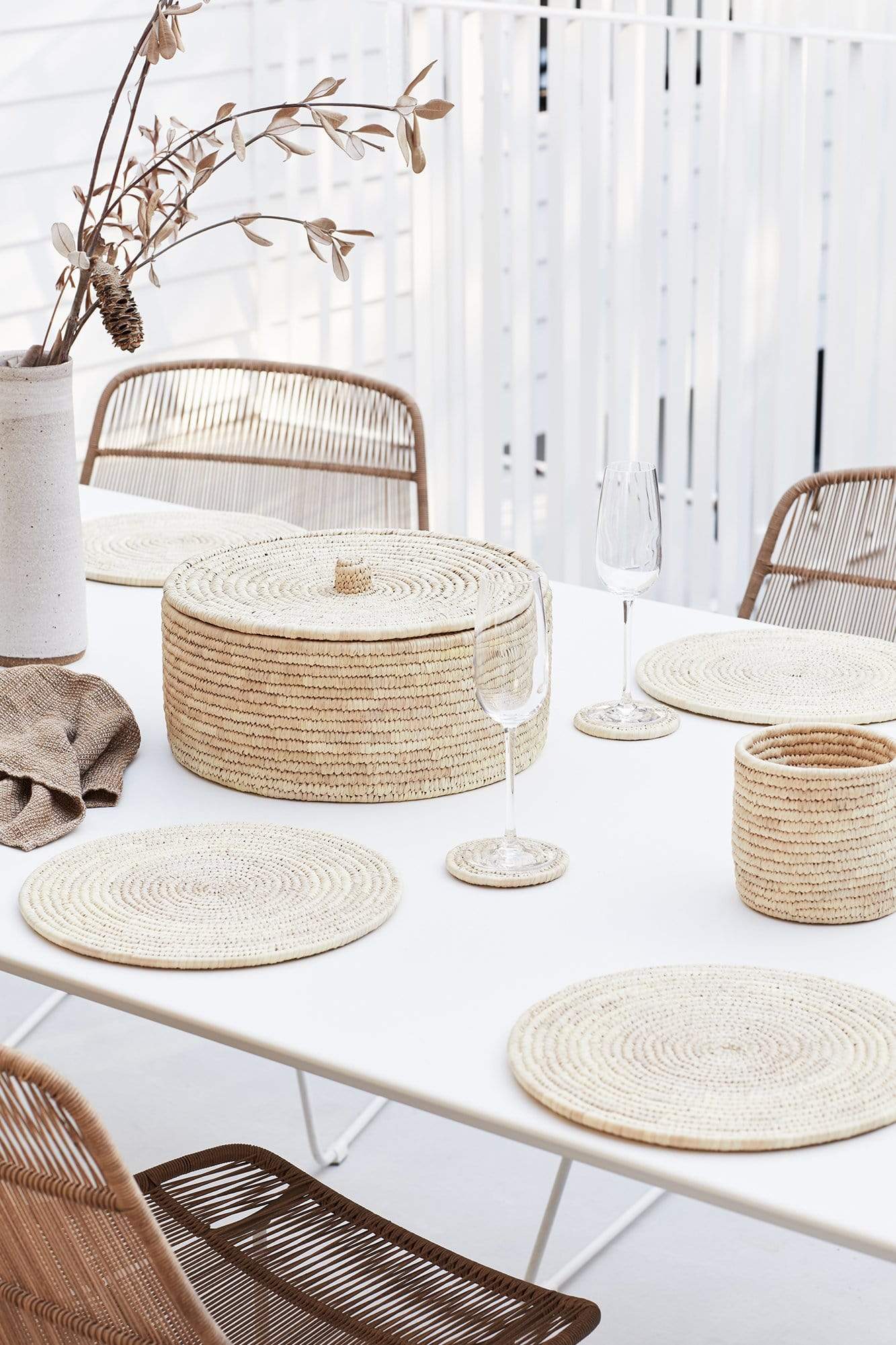 Round Palm Fibre  Placemats | Set of 8 In Basket With Lid