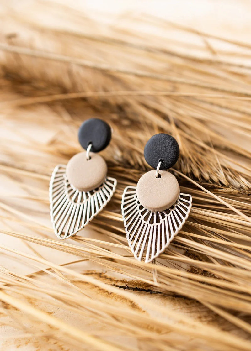 Aida Dangles