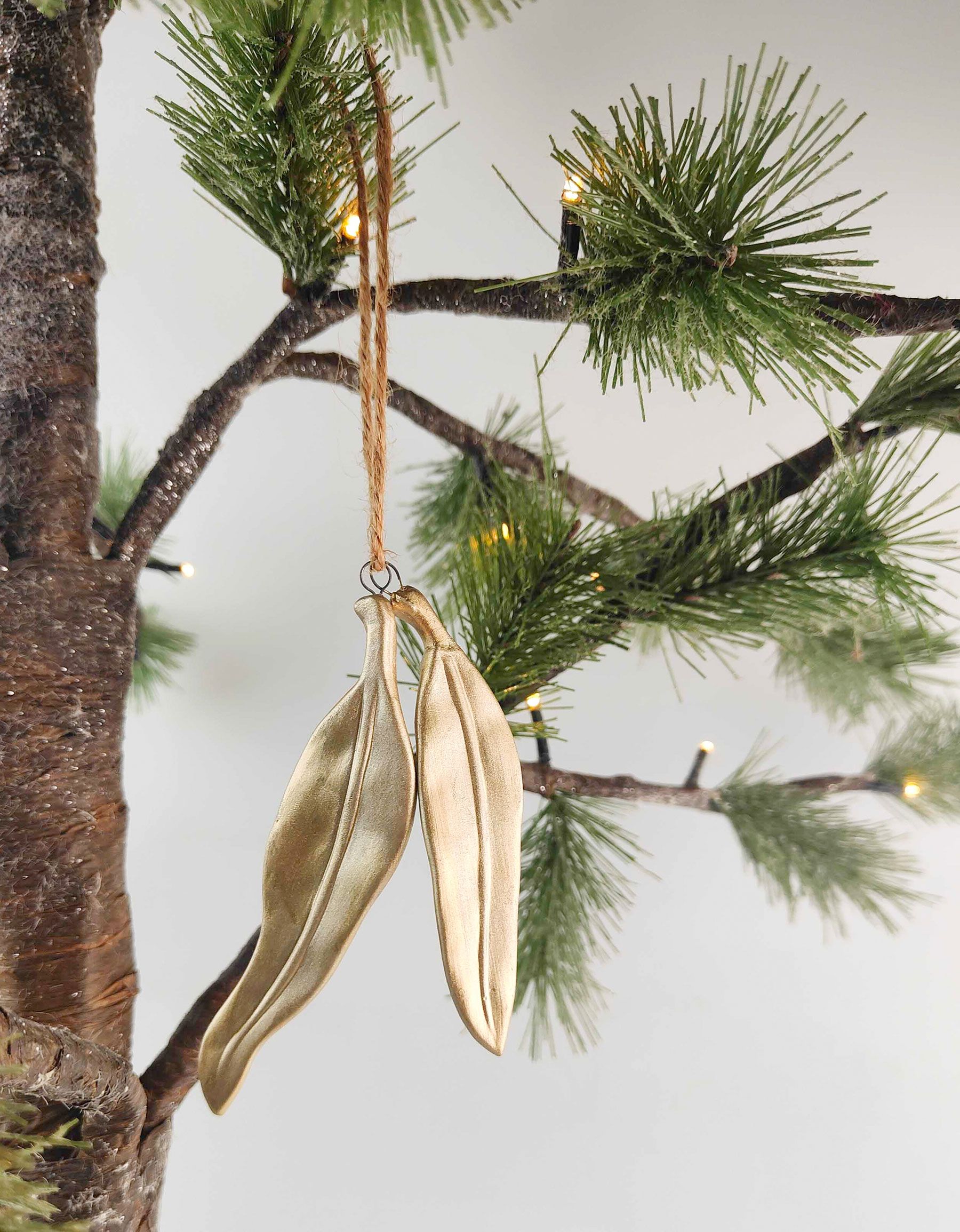 Eucalyptus Leaves Hanging Decoration Gold